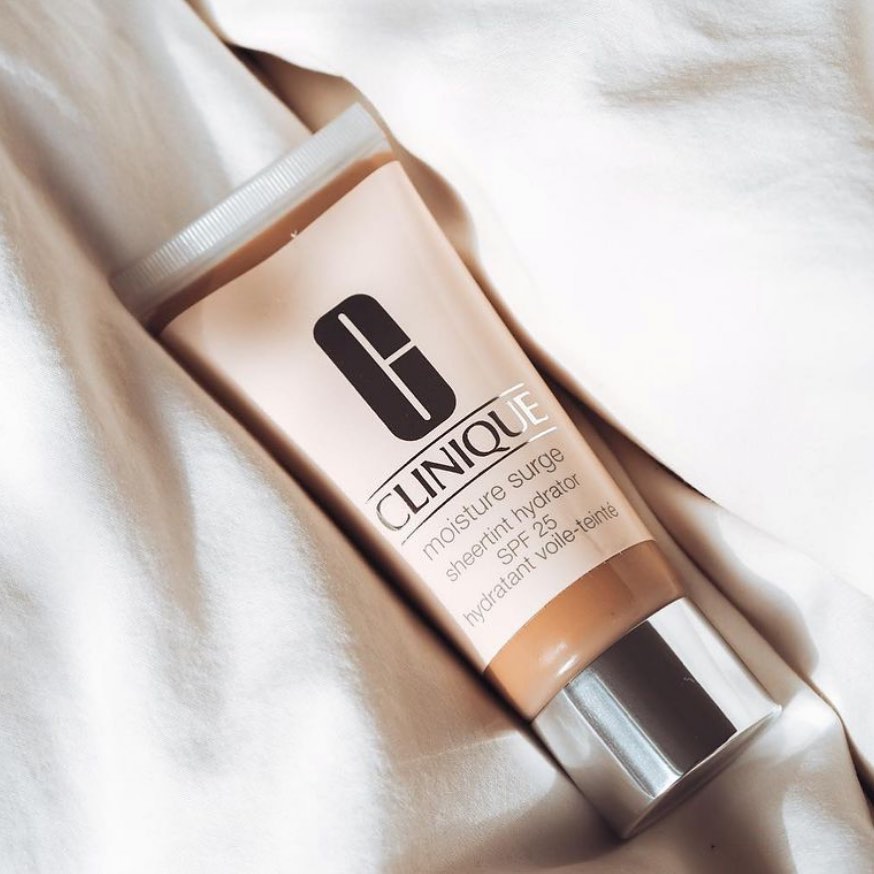 Moisture Surge Sheer Tint Hydrator SPF25